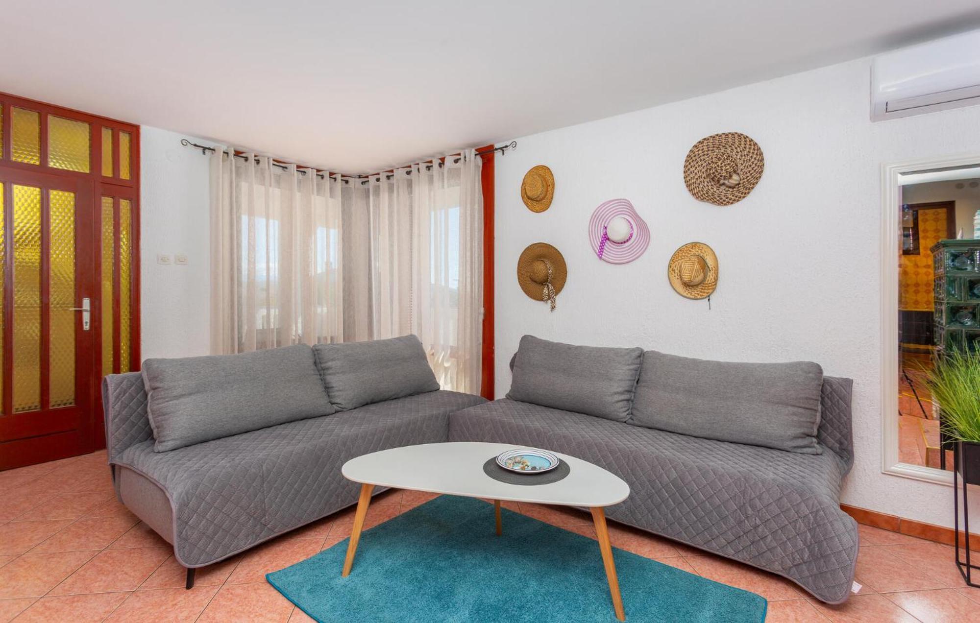 3 Bedroom Stunning Apartment In Krk Krk Town Exterior photo