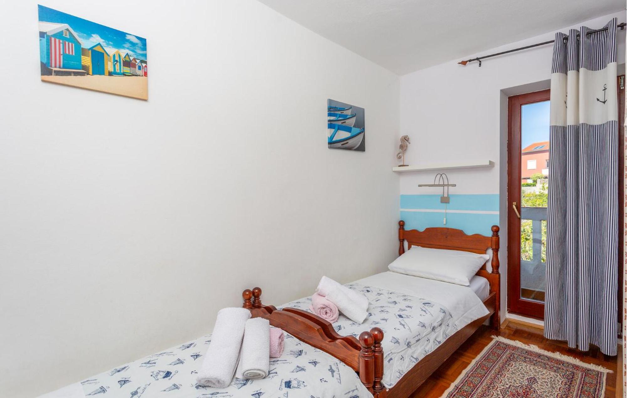 3 Bedroom Stunning Apartment In Krk Krk Town Exterior photo