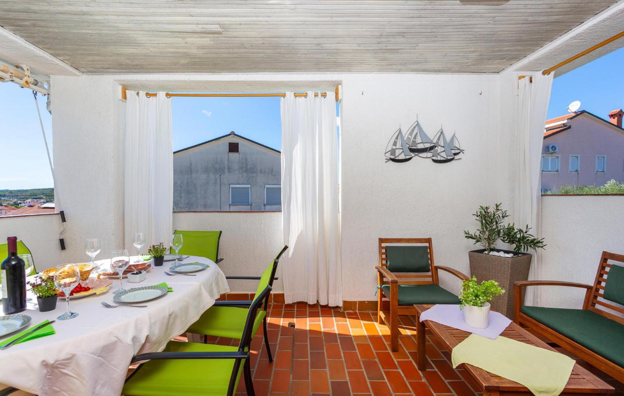 3 Bedroom Stunning Apartment In Krk Krk Town Exterior photo
