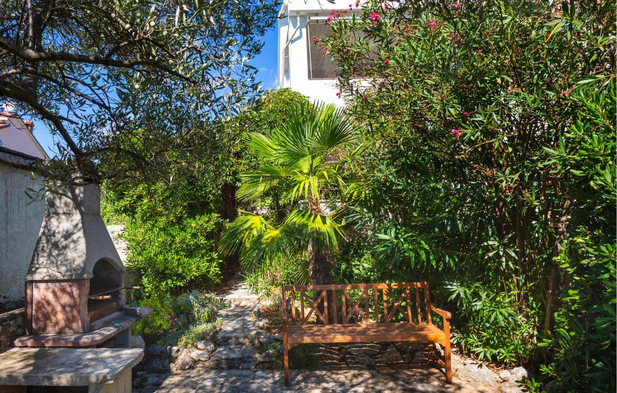 3 Bedroom Stunning Apartment In Krk Krk Town Exterior photo